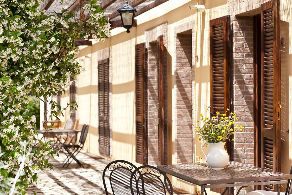 Casale Pundarika Guest House Рипарбела Екстериор снимка
